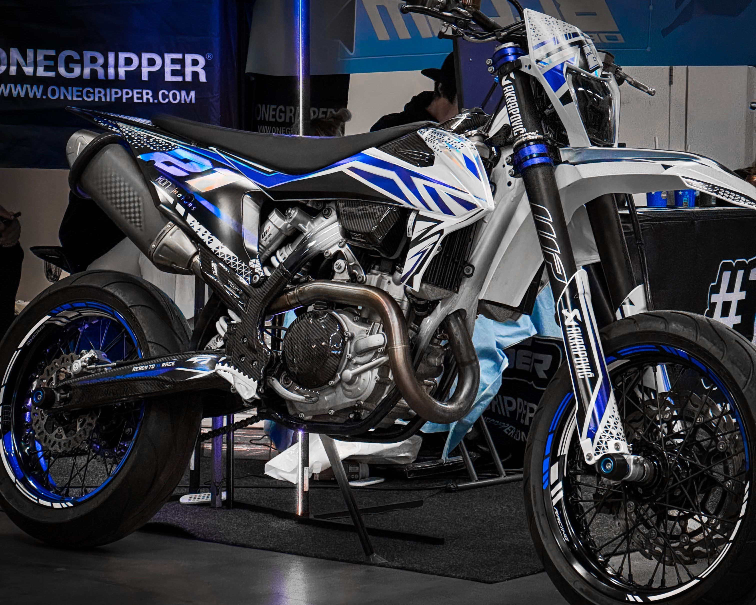 Full-Custom tarrasarja